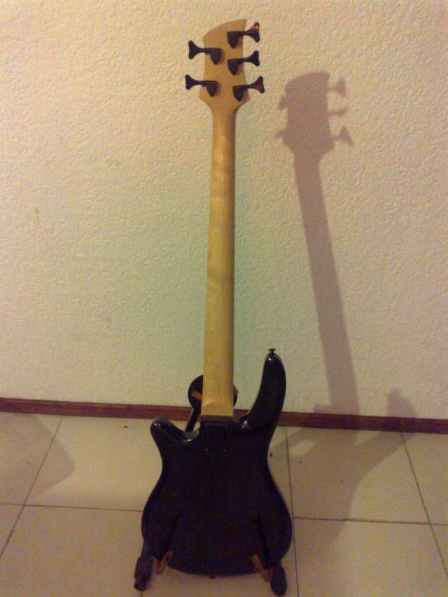 Bajo maze 5 cuerdas, impecable. entrego con funda. en Distrito Federal -  Instrumentos Musicales | 385255