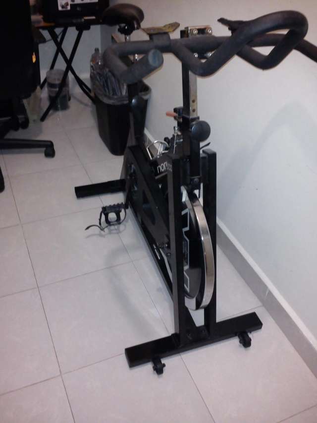Bicicleta fija usada (para ejercicio) en Apodaca - Artículos