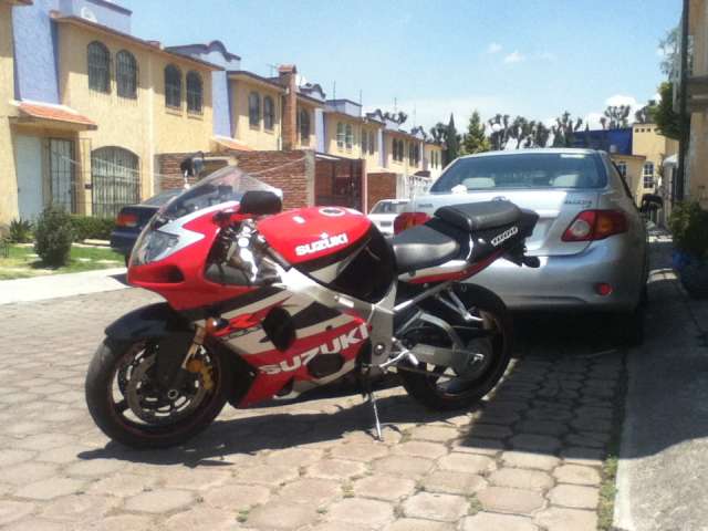 Vendo moto suzuki gsxr 1000 mod. 2002 en Toluca - Motos | 466335